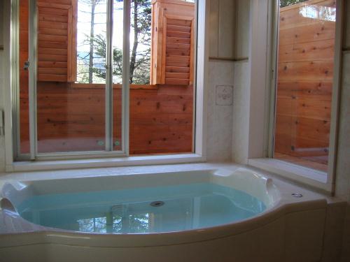 Country House Lamp Light Main Image Country House Lamp Light, Hokuto