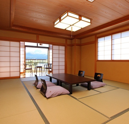 西館３階客室「すずらん」