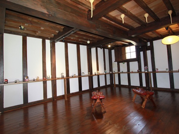 ぎゃらりー「蔵」内部