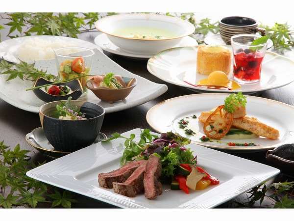 1. お食事一例。自家製野菜も使用♪