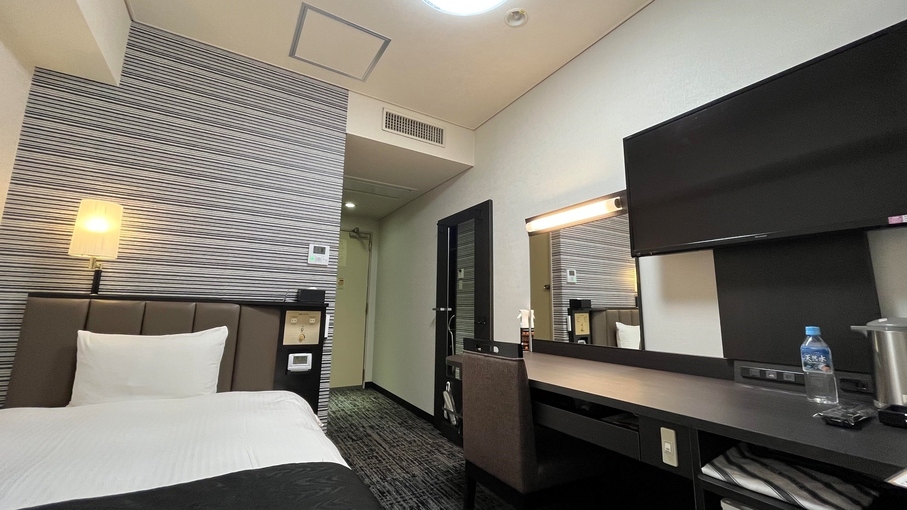 シングルルーム1名利用13平米120cm幅ベッド1台