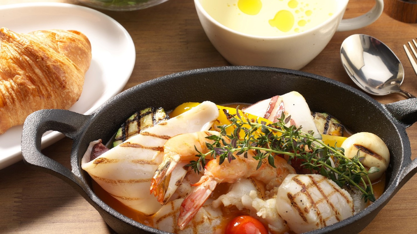 ランチ  天然海老・帆立貝・剣先イカのグリエ