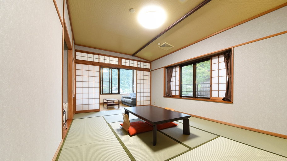 Ashiyasu Onsen Iwazonokan Ashiyasu Onsen Iwazonokan is perfectly located for both business and leisure guests in Minami-Alps. Featuring a satisfying list of amenities, guests will find their stay at the property a comfortable 