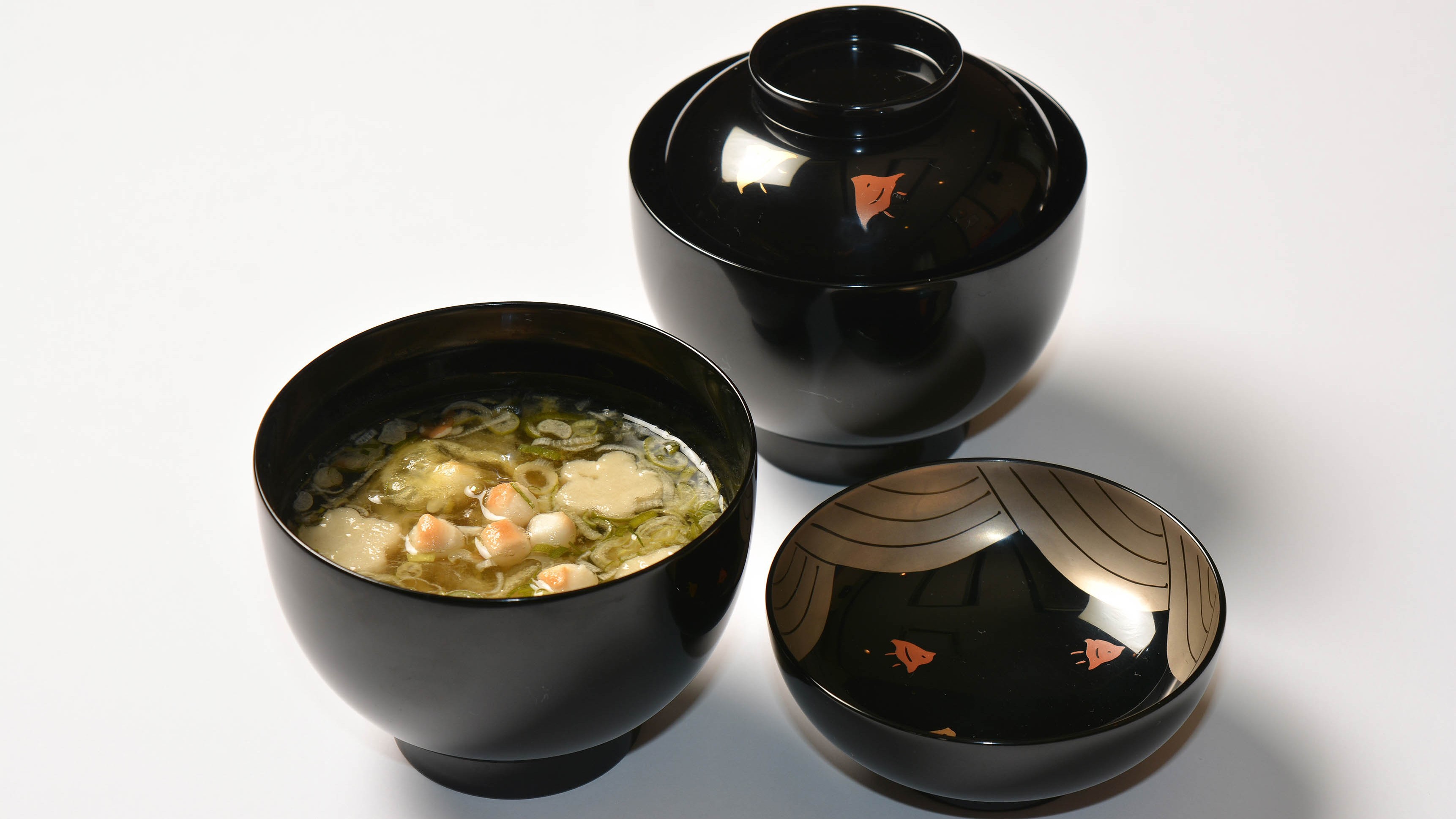 【朝食ブッフェ】伝統工芸の輪島塗でいただくお味噌汁は絶品