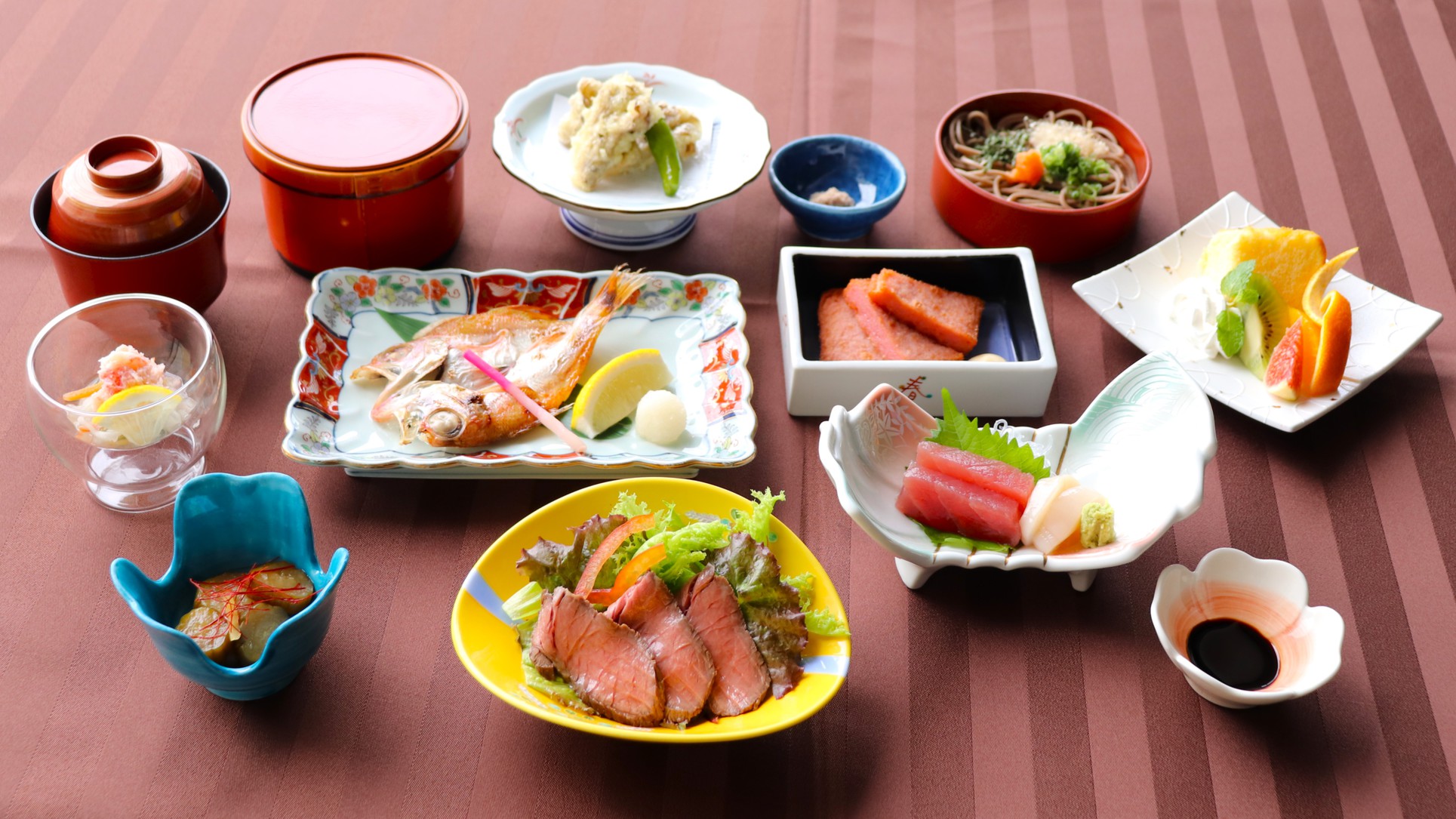 【夕食】「神話御膳」山陰の恵みを厳選した雅御膳をベースにお造り、ローストビーフ、デザートも追加♪1