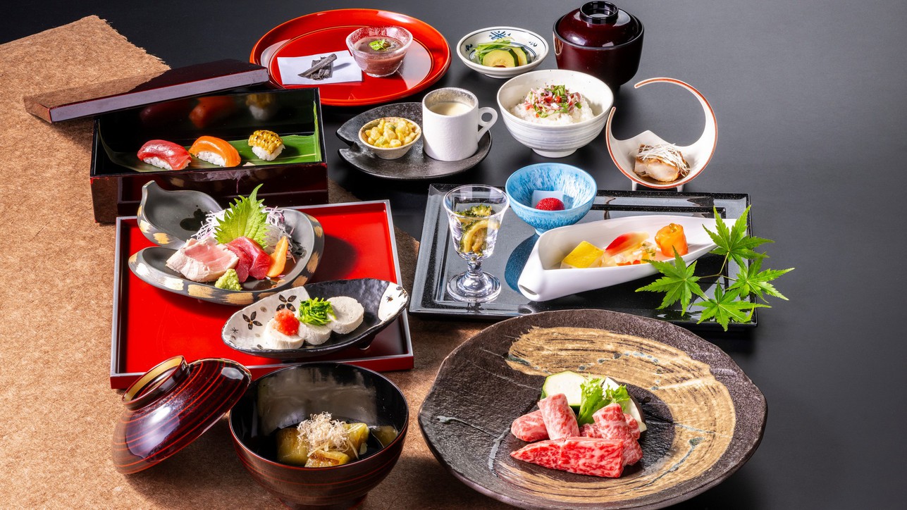 【夏の胡蝶膳】きめ細かく柔らかな甲州牛に近海生本鮪など、山梨の旬の味覚を楽しむ当館スタンダード会席