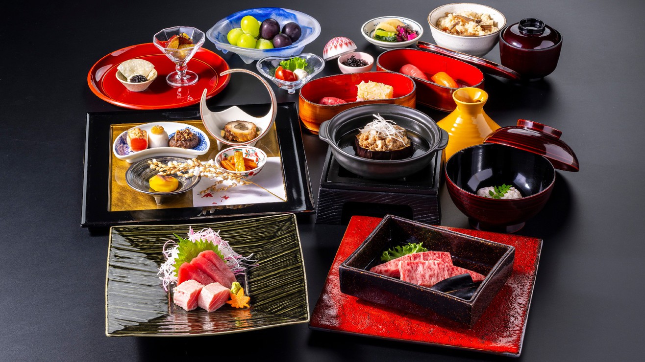 【秋の篝火膳】彩り豊かで華やかな盛付も愉しめる、当宿ならではのお料理の数々