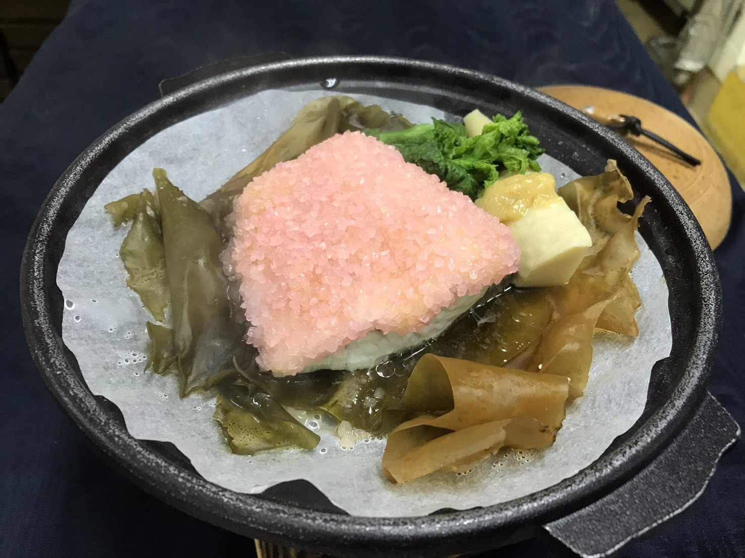 鹿児島県産寒八西京木の芽味ロ曽道明寺昆布蒸し