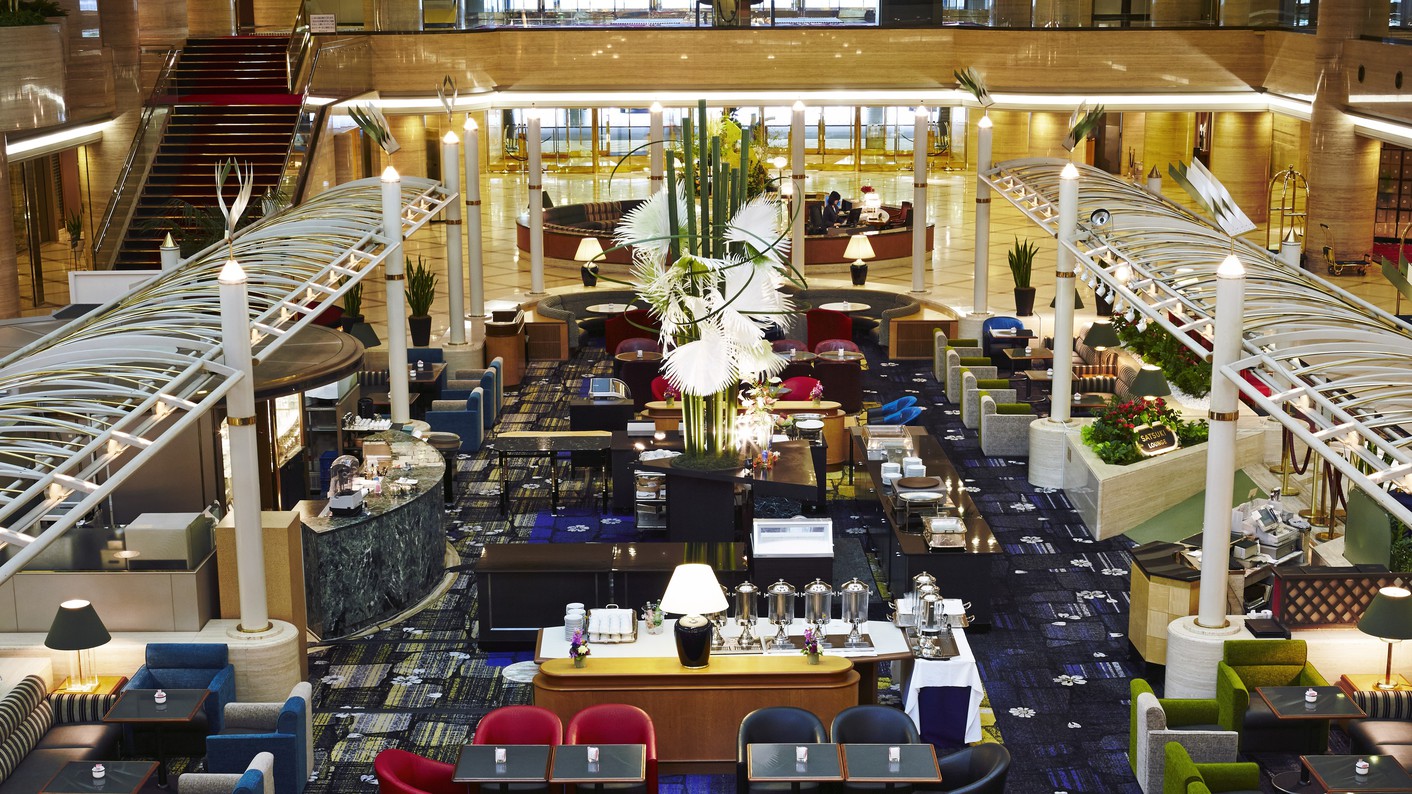 アトリウムロビーとSATSUKI LOUNGE