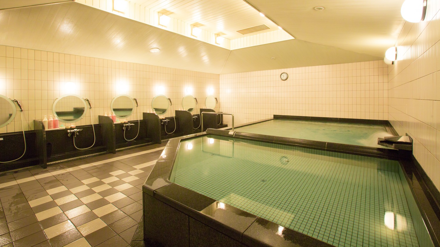 スパ（フィットネスクラブ内）