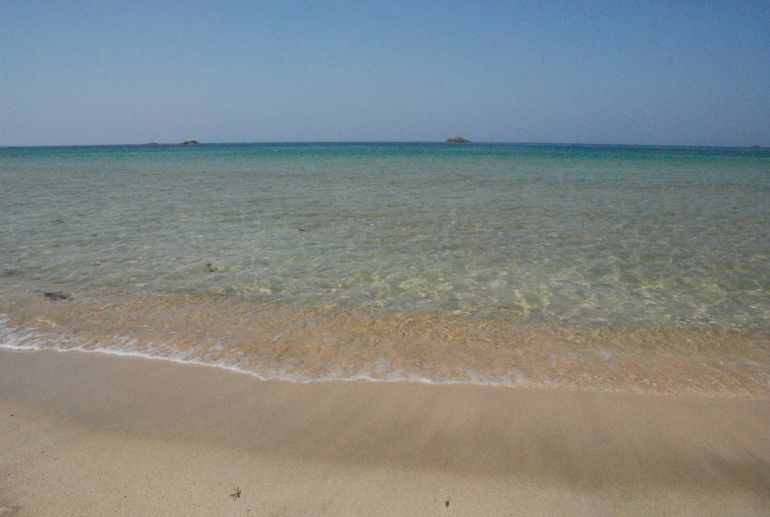 【久美浜湾】夏は透明度抜群の海で海水浴を楽しんで！徒歩１分の小天橋海水浴場。