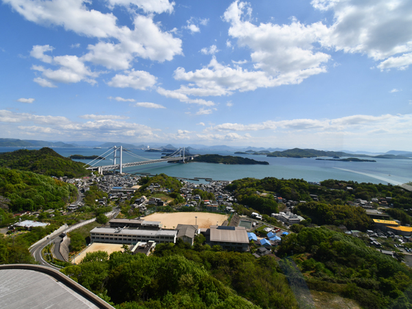 客船をイメージした倉敷せとうち児島ホテルのエレベーターホールは、