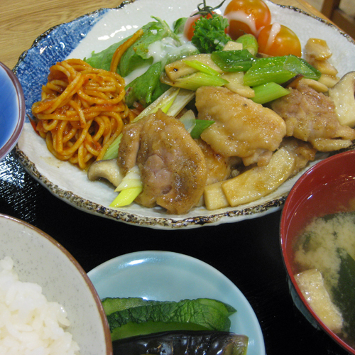 とりもも肉の生姜焼き定食