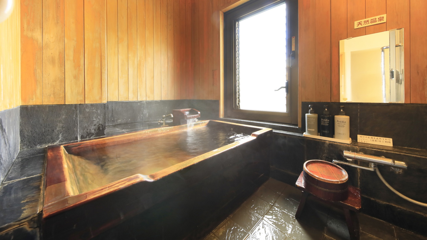 【離れ共通】離れのお部屋は全室温泉檜風呂を完備。