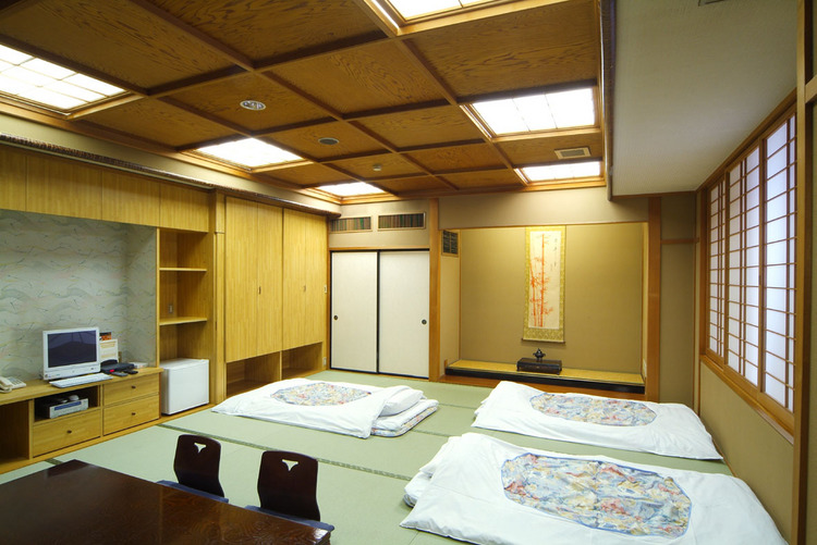 Prince Hotel Takefu Stop at Prince Hotel Takefu to discover the wonders of Fukui. Both business travelers and tourists can enjoy the propertys facilities and services. Service-minded staff will welcome and guide you at 