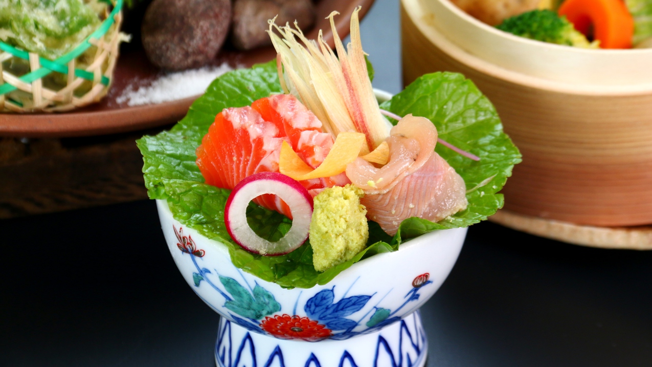 ＊夕食初夏の味覚、清流が育んだ川魚をお造りで。