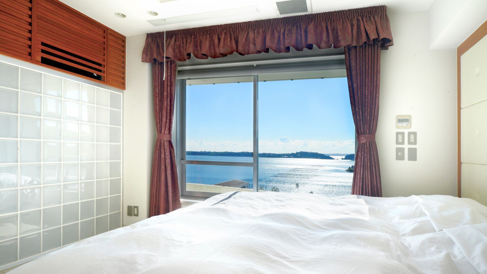 【客室】クラッセ棟インペリアルスイート ベット