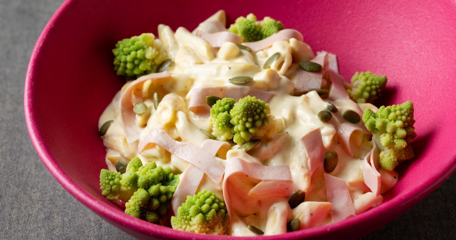 ＜Dinner Buffet＞ペンネパスタサラダ 3種のチーズソース※イメージ