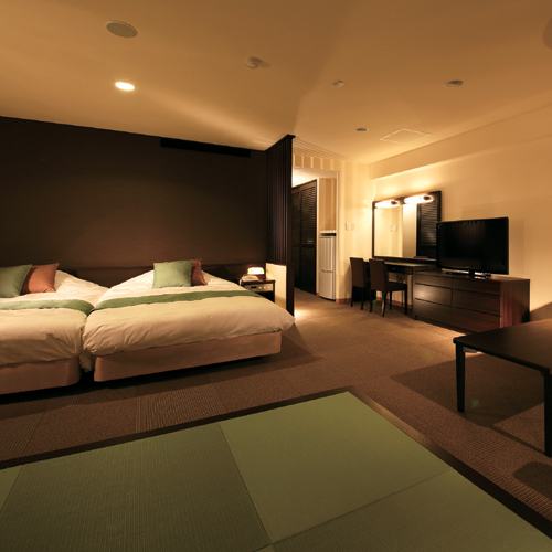 【スーペリアルーム】50平米の特別室 オーク調の落ち着いた風合いが女性にも人気