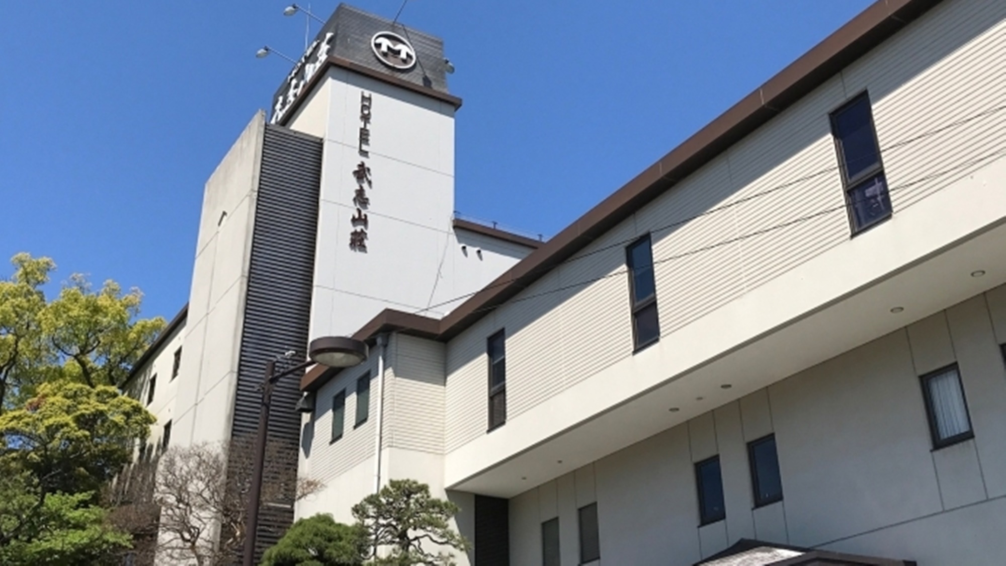 *【外観】ＪＲ出雲市駅から車で約３分の好立地です
