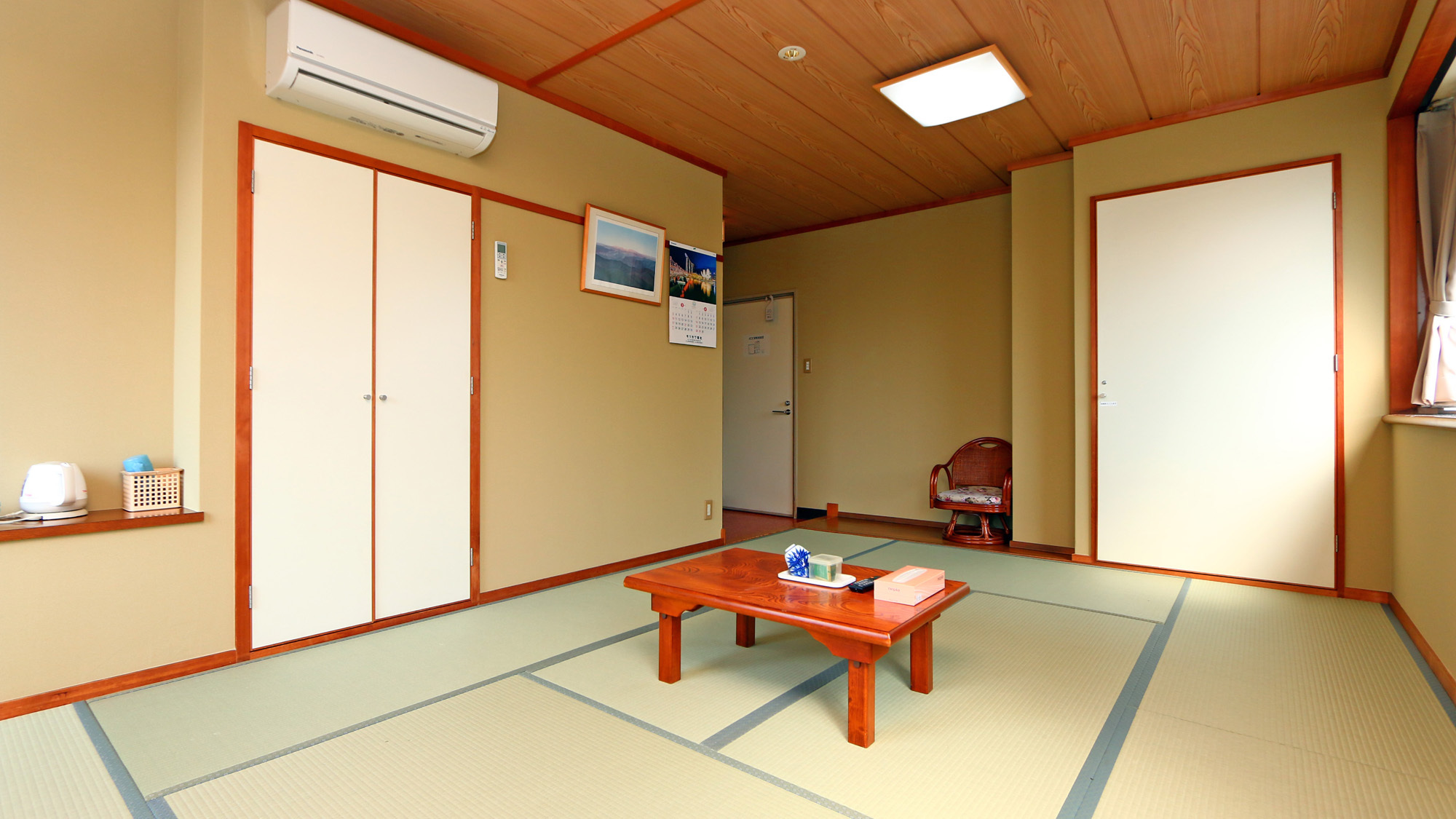 【ユニットバス付き和室】6〜10畳のお部屋です。Wi-Fi対応・グループやファミリーにも♪※布団はセ