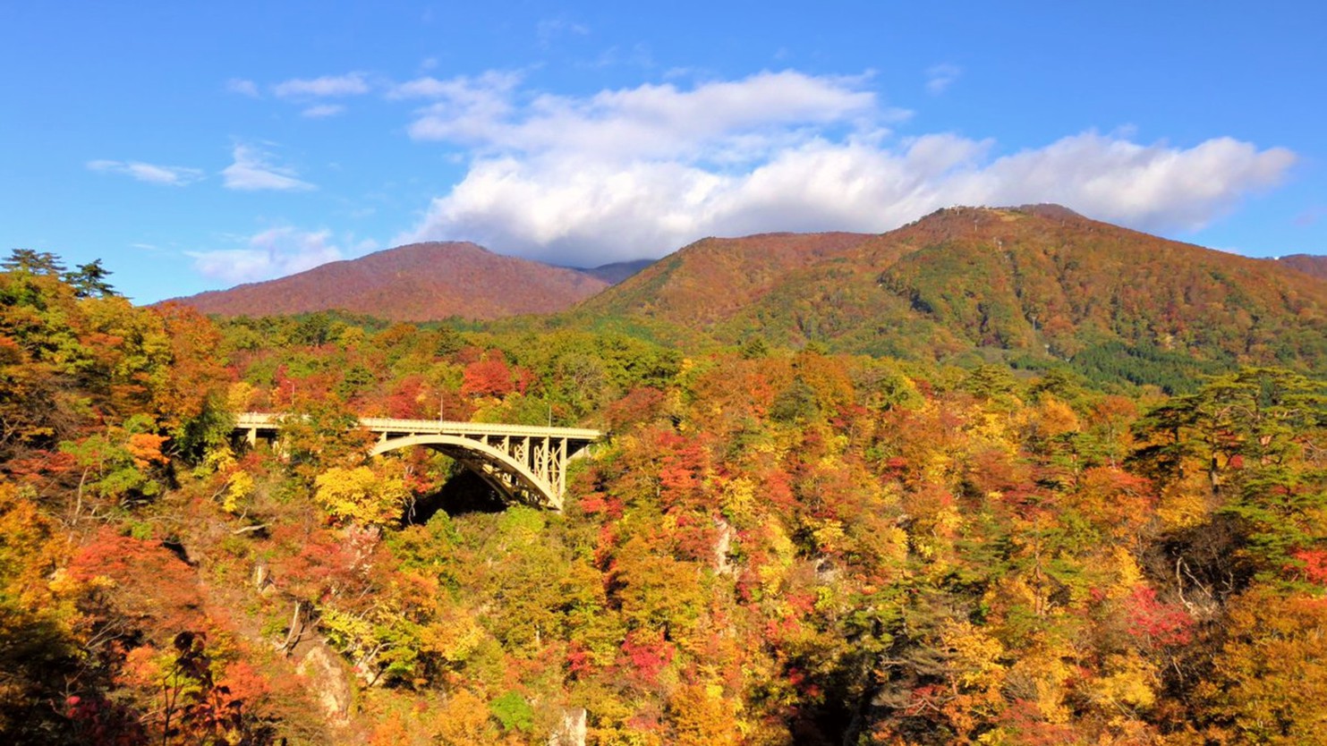 鳴子峡〜紅葉シーズン