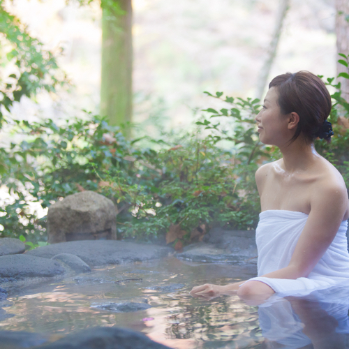 【露天風呂】渓流沿いで開放的な露天風呂は鬼怒川温泉随一！