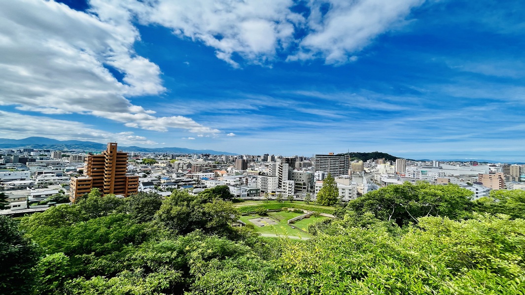 道後公園からみた松山市の街並み