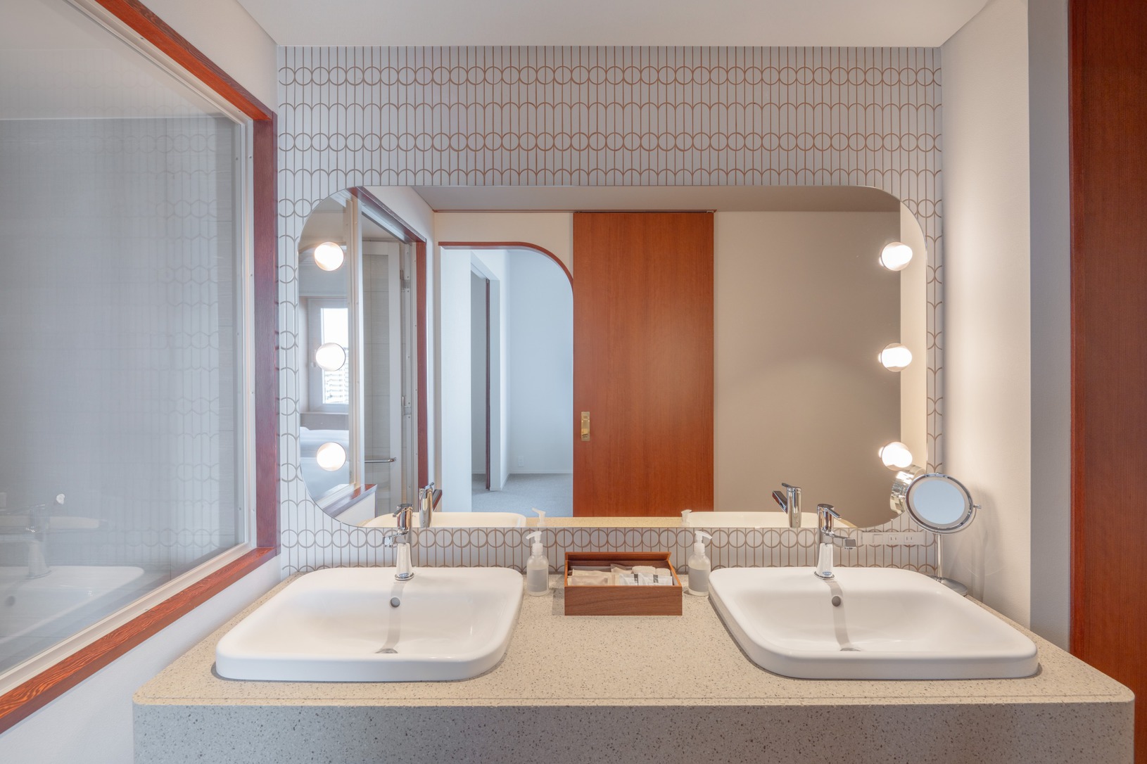 コーナースイートツイン（高層階・ミニバー付・フリーフロー）