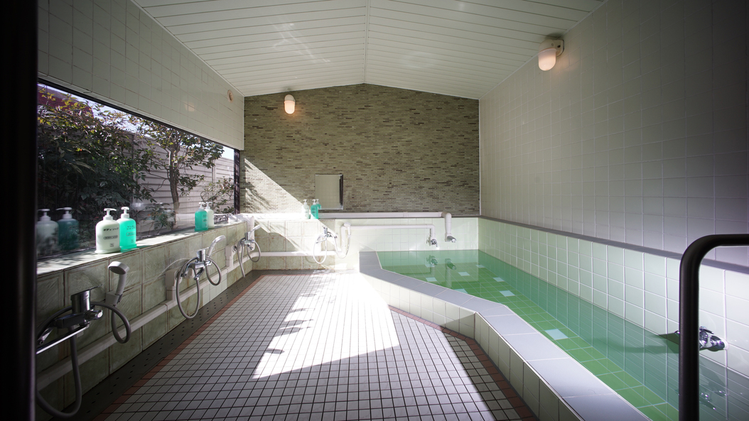 Tatebayashi Grand Hotel Ideally located in the Ota area, Tatebayashi Grand Hotel promises a relaxing and wonderful visit. Both business travelers and tourists can enjoy the propertys facilities and services. Service-minded 