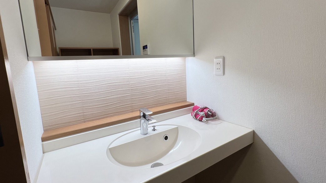 【女性用貸切り風呂】大風呂ではありませんが、時間制で貸切り利用が可能です。