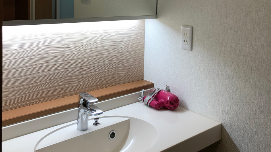 【女性用貸切り風呂】お風呂には洗面台もございます。