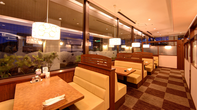 *館内1階レストラン滄海(中華)/兼ご朝食会場どうぞごゆっくりお召し上がりくださいませ。