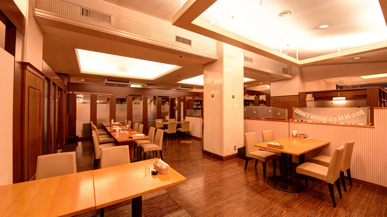 *館内1階レストラン滄海(中華)/兼ご朝食会場どうぞごゆっくりお召し上がりくださいませ。