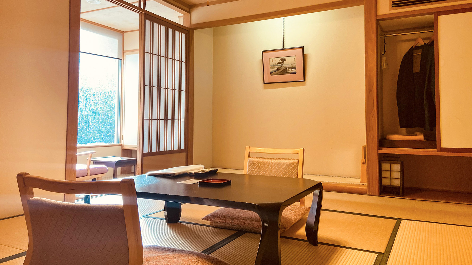 ・【和室Ａ】10畳のお部屋は最大3名様迄宿泊可。カップルやファミリーの方におすすめです。