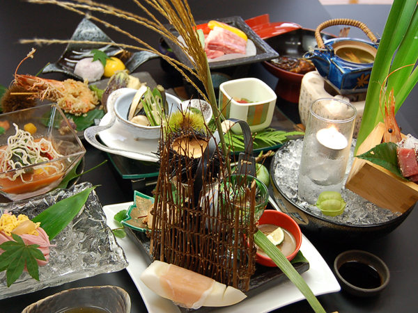 「牛ロースと秋懐石」10