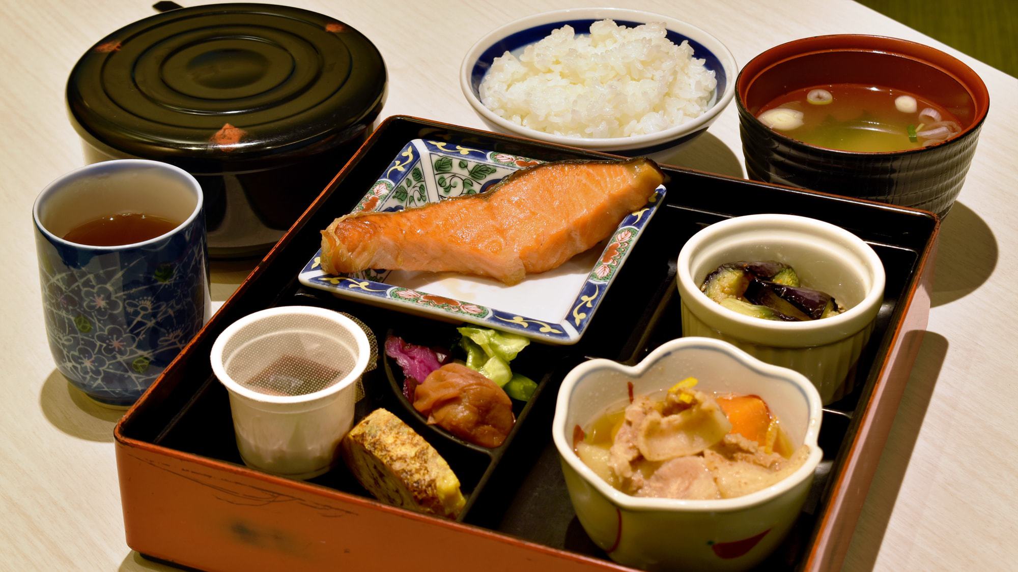 【朝食】焼き魚定食の和朝食