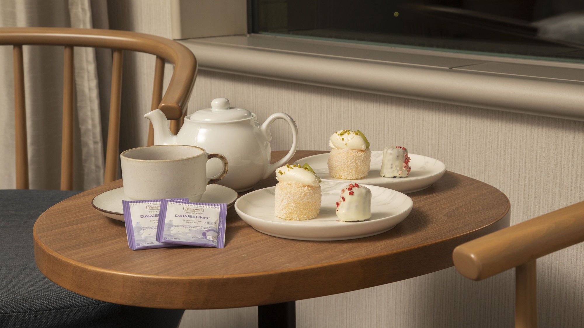 【色めく季節の贈り物】 ウェルカムスイーツ付きプラン　素泊まり　