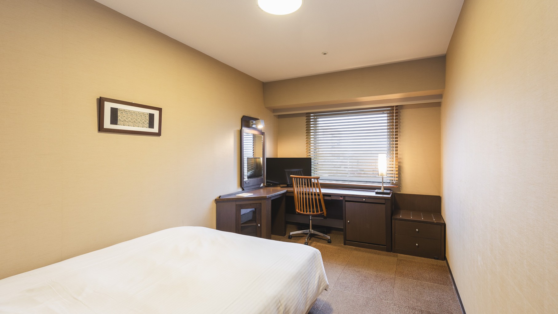 【コンフォートダブル】18m²;/ベッド幅140cm/Wi-Fi接続無料