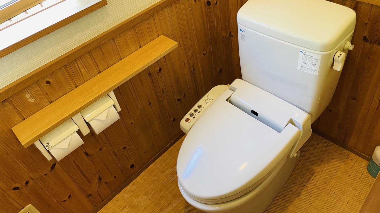 渓流を望む 和室８畳 鉄筋建築（洗面トイレ付き）