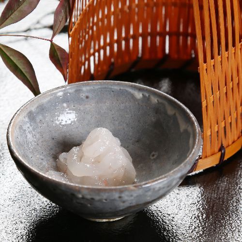 【富山名物】白海老のお刺身はリピーターの多い、人気の一品。富山湾の宝石と言われています。