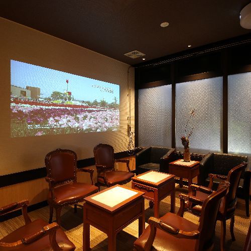 【ラウンジ】映像や音楽を楽しめるリラックスゾーン