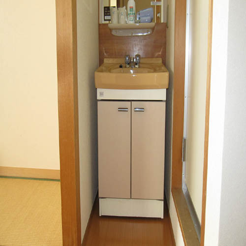 和室３階部屋風呂なしの洗面所です。