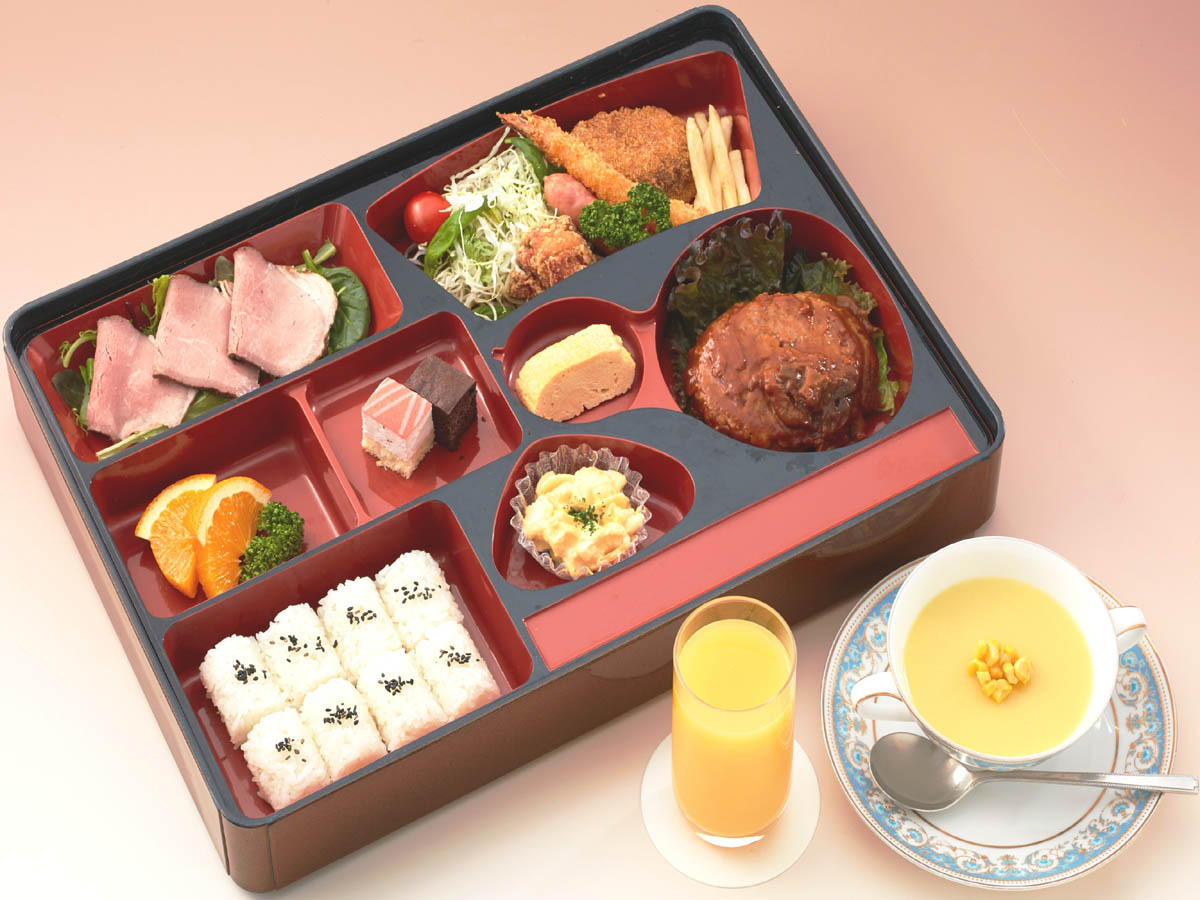 お弁当風のお子様料理