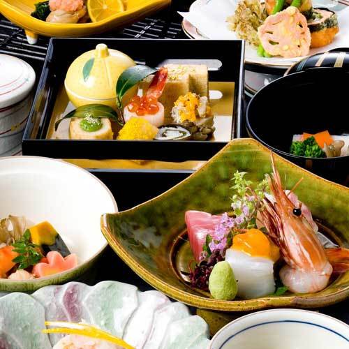 懐石料理のイメージ画像です。プランの内容や季節により変わります。