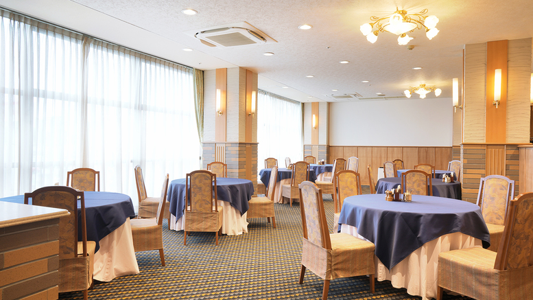 朝食会場店内２