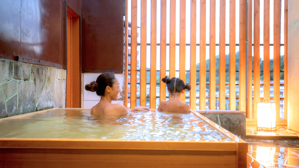 【月見の湯】女性用大浴場にございます露天風呂です。