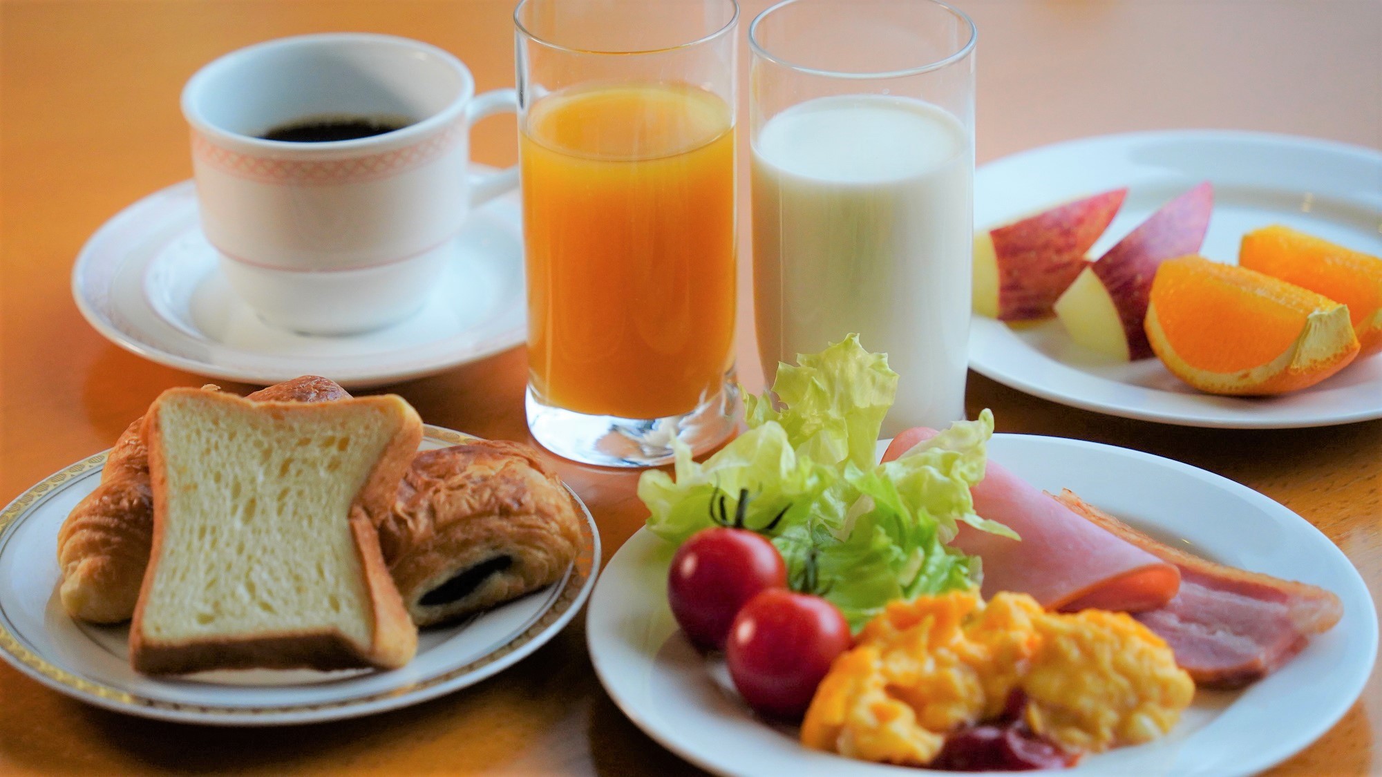 【朝食】和洋バイキングをお楽しみ下さい。 ※セットメニューに変更になる場合もございます。