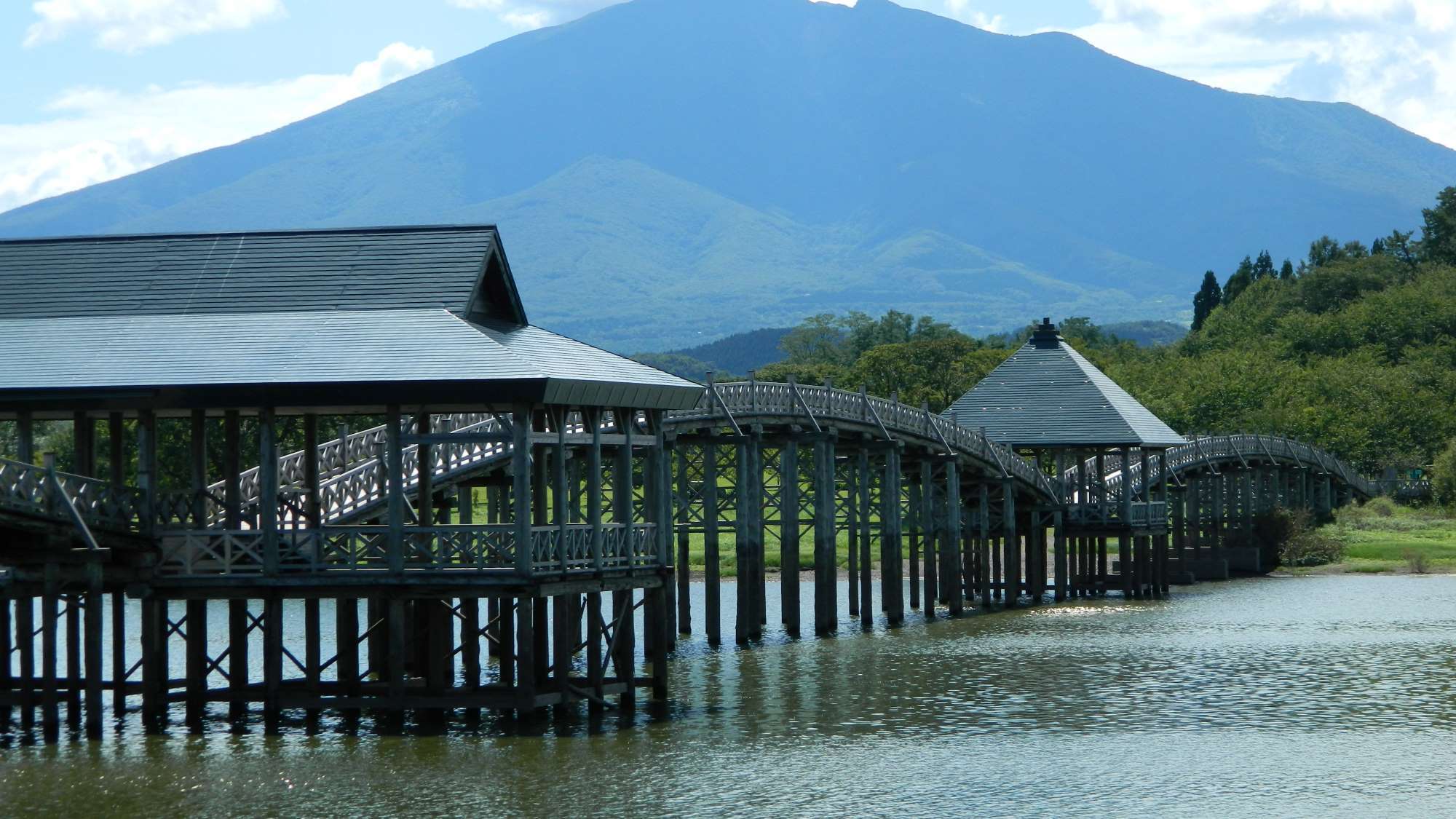 ・鶴の舞橋