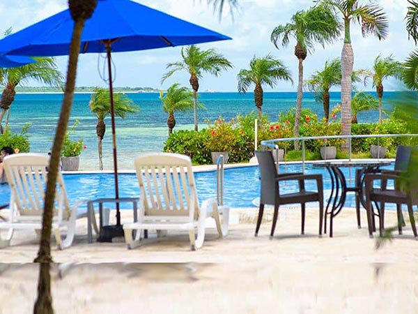 沖縄のプールが人気のホテルランキングTOP10